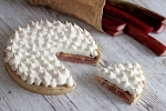 Tarte-à-la-rhubarbe-meringuee.jpg